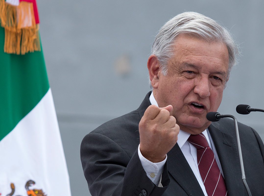 JoseLuisBeato's tweet photo. AMLO: “La mejor política exterior es la interior”. 🇲🇽 #TodosConAMLO #DebateINE #debatesmexico #Debate2018 #DebatePresidencial #InnovaciónYEsperanza #JuntosHaremosHistoria https://t.co/gFZSyaSi1p