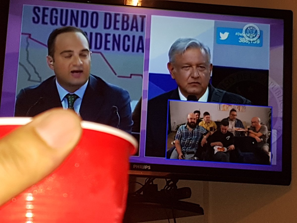 JLCastroR's tweet photo. @ZomVieck @ChumelTorres Este wey reponde de hueva mejor saluu!! https://t.co/1zcotSuPIk