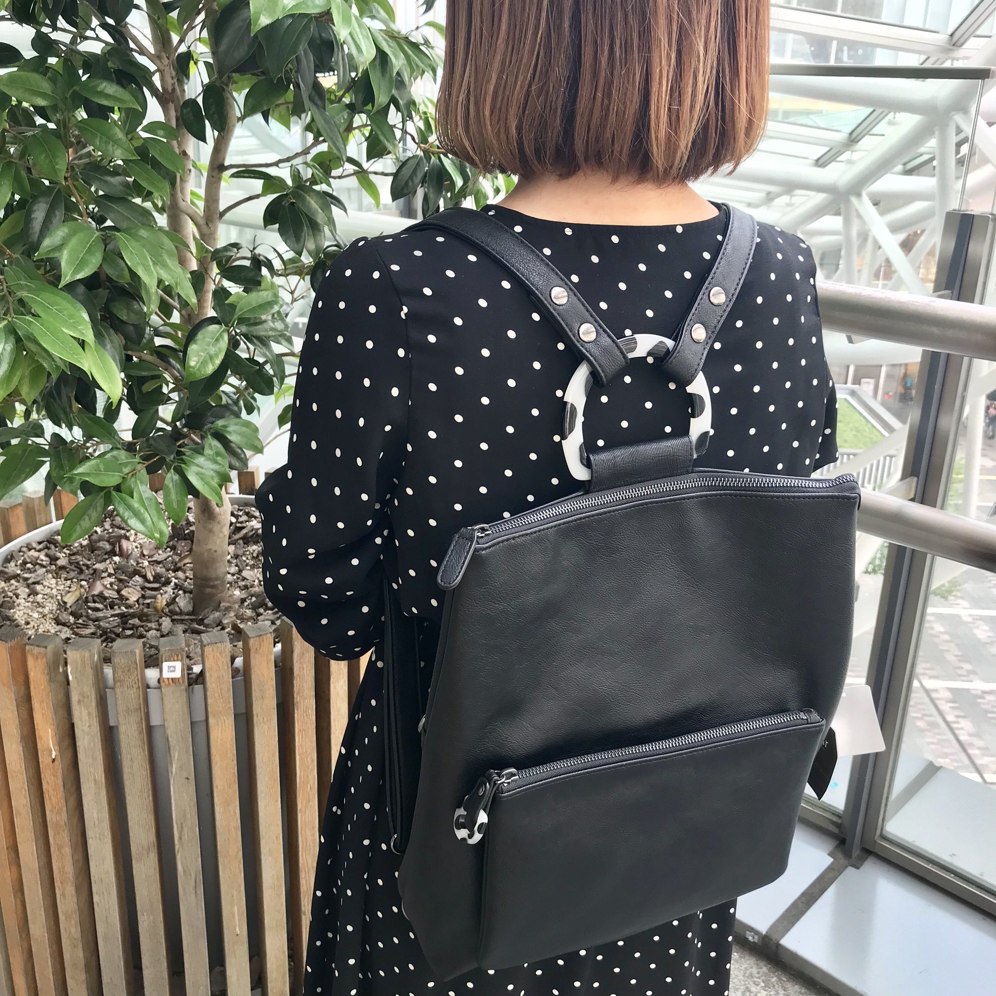 博多阪急 على تويتر Mimimiおすすめ 初夏の新作リュック T Co 365wdcykdx アレンジがたくさん楽しめるリュックサックをご紹介しています ぜひブログもしくは店頭でご確認ください 4階 ミミミ