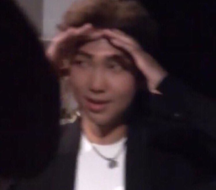 xndrhx's tweet photo. DAMN! I was happily singing until Jungkook showed his abs with no compassion... https://t.co/TcvXWwRw3D