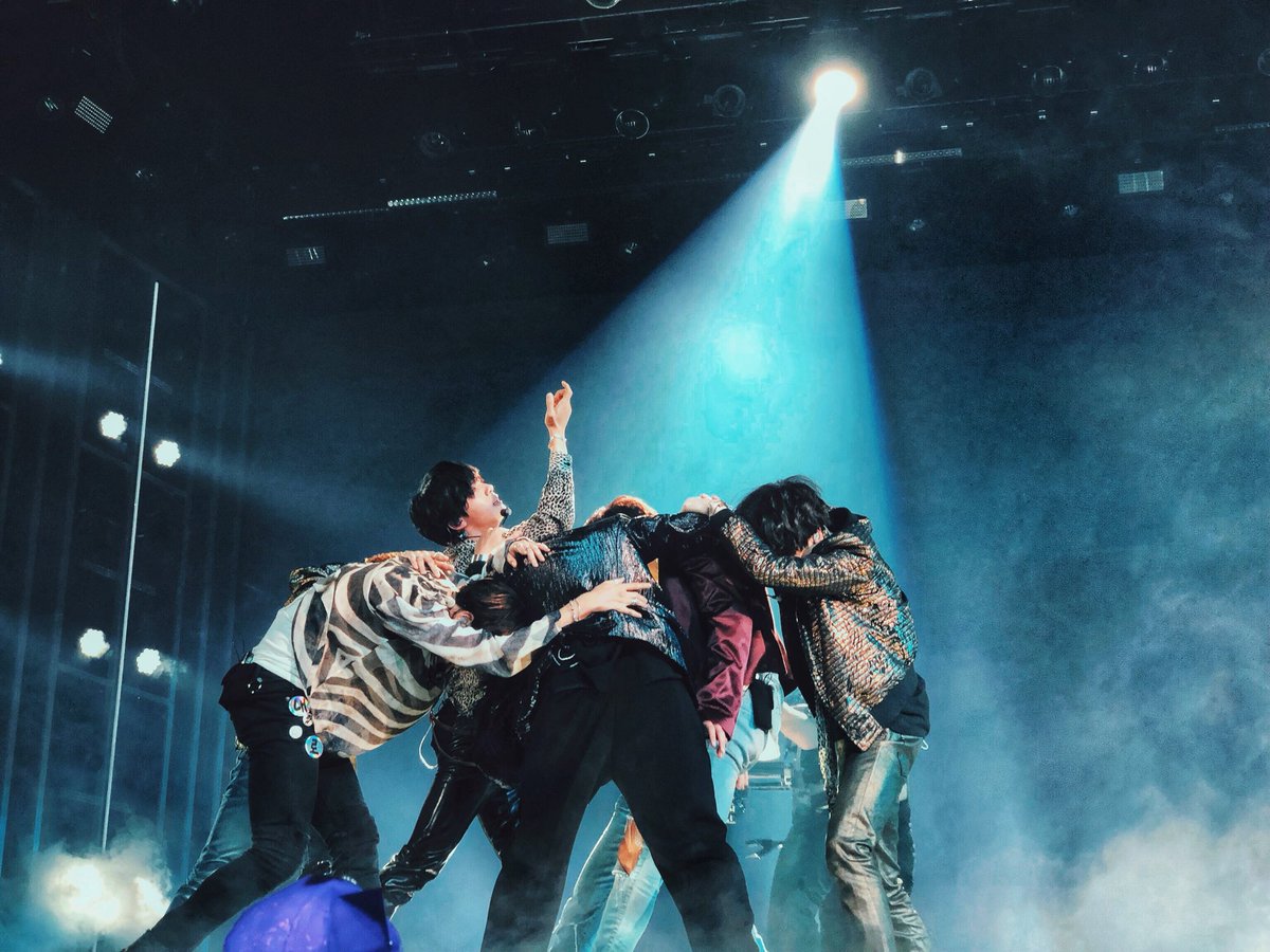 formoftherapy's tweet photo. That’s what they call a performance. 
@BTS_twt at BBMAS

📸credit: me https://t.co/tYmgWC1PJp