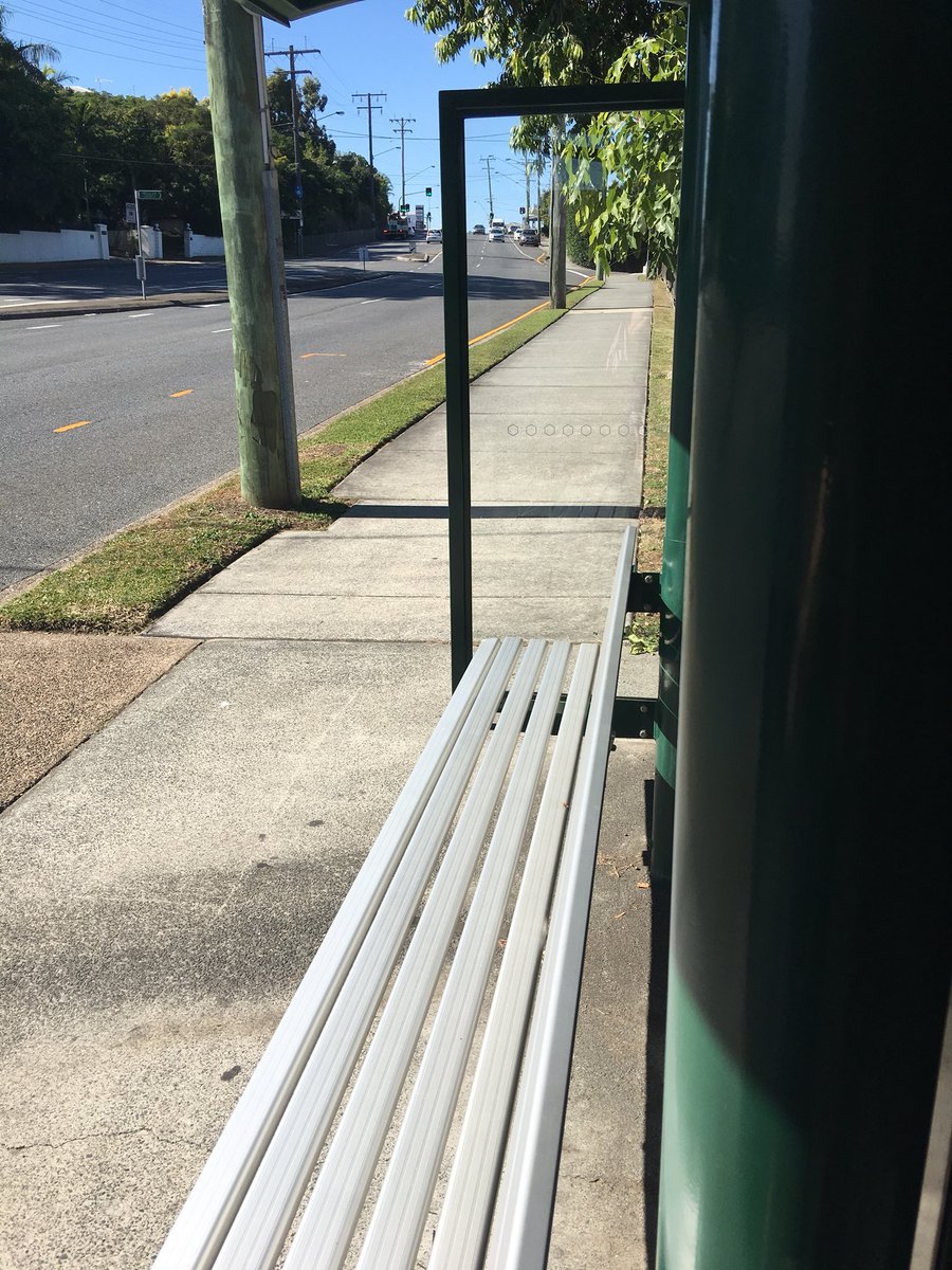sugarpenchant's tweet photo. For reference, here’s the stop and a lovely view of the barren st 50m either side of it https://t.co/8q2WNZPPiH