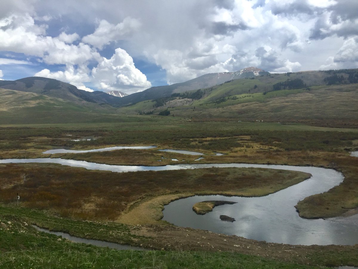 502ElkAve's tweet photo. Today’s hiking views ⛰🌲 #crestedbuttecolorado #hiking https://t.co/8Rovo5UaJt