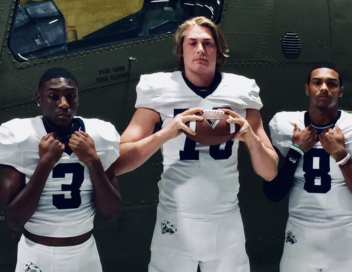 WCSWildcatFB's tweet photo. A little preview of whatโs to come at the @vypehouston @VYPEPrivates photo shoot today. #BeAChampion #Time2Get2Work https://t.co/xH2oEuoDGi
