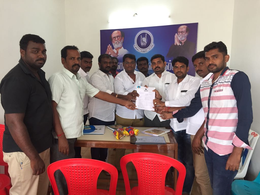 Salemrmm's tweet photo. நேற்று(20/05/2018) சேலம் மாவட்டத்தில் இளைஞர் அணி சார்பாக ஒன்றிய இளைஞர் அணி ஆலோசனை கூட்டம் மற்றும் இளைஞர் அணி தேர்வு நடைபெற்றது.இதில் இளைஞர் அணி செயலாளர் திரு.கார்த்திகேயன்,இணை செயலாளர் திரு.மோகன் ராசு மற்றும் துணை செயலாளர் திரு.சரவணன் ஆகியோர் கலந்து கொண்டனர். https://t.co/71P920HyEu