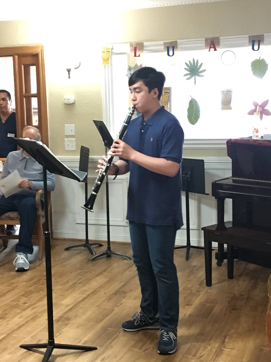 Mendozascience1's tweet image. CJSF performing for the residents of Pleasant Hill Manor. #Cjsf #sequoiamsgiants #talentshow #communityservice