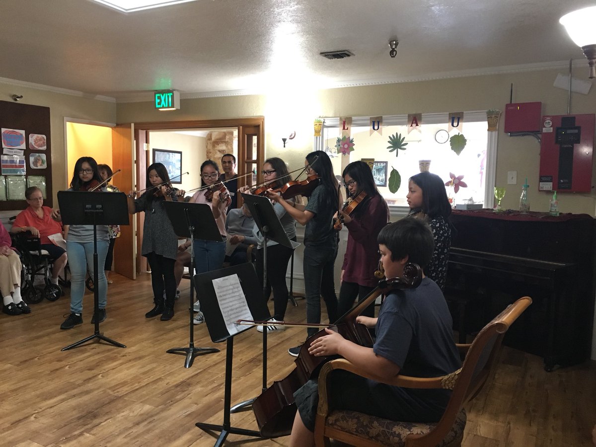 Mendozascience1's tweet image. CJSF performing for the residents of Pleasant Hill Manor. #Cjsf #sequoiamsgiants #talentshow #communityservice