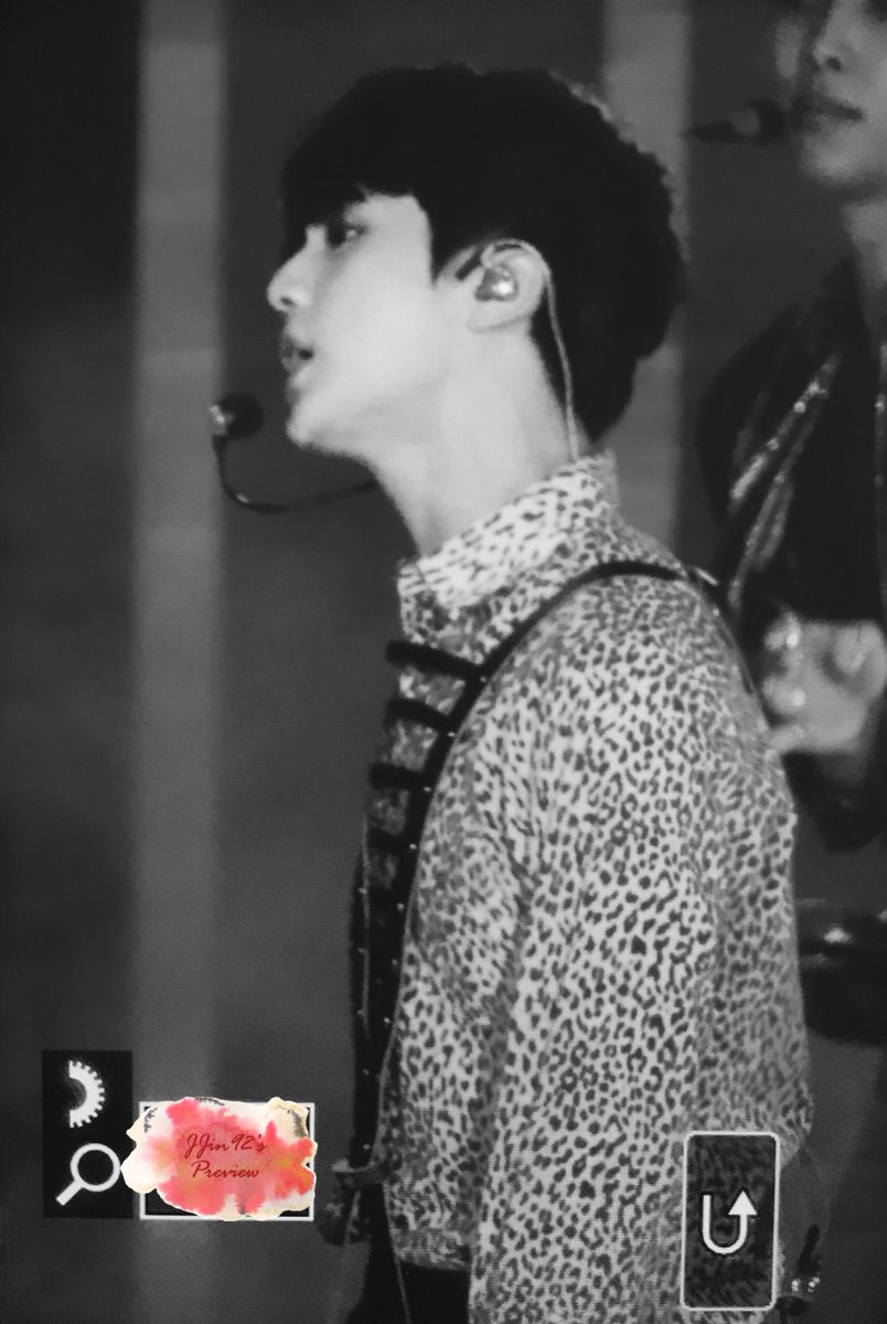 JJin92_'s tweet photo. 180520 BBMAs

#진 #석진 #JIN https://t.co/b9NwIhyXy3