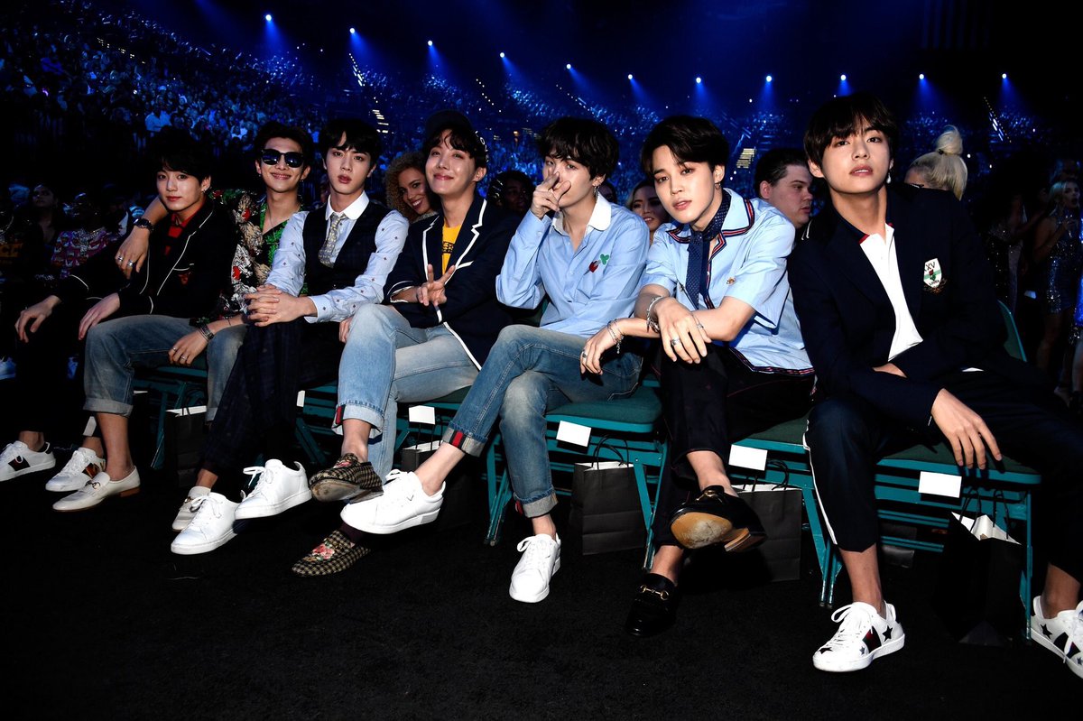 noryoml's tweet photo. wHERE IS MY WEAVE #BTSxBBMAS #BTSARMY https://t.co/Ixt2w6d1yt