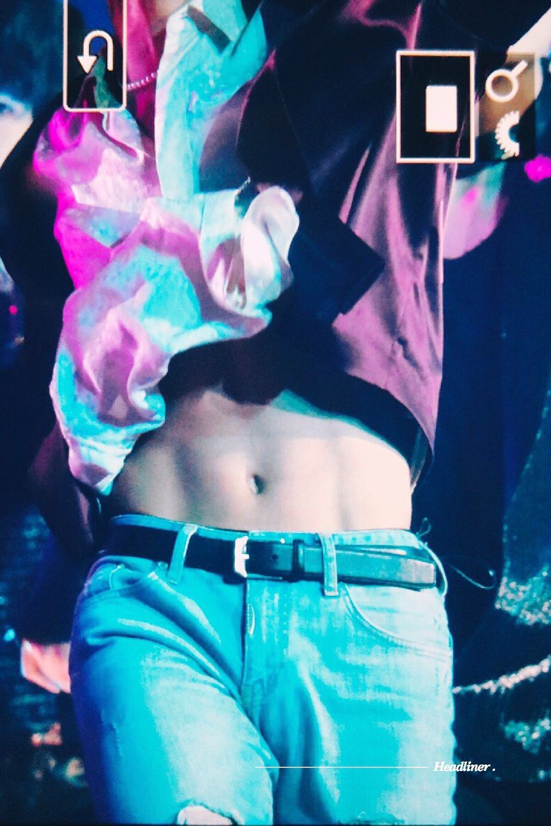 jkkookkkk's tweet photo. อหหหหห ใจบางมากกก  จิเป็นลม  #BBMAs @BTS_twt  #JUNGKOOK https://t.co/Giph2kb7Dg