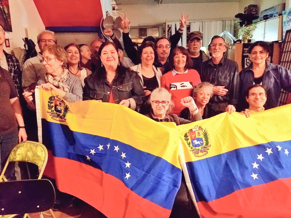 hcpdf's tweet photo. From #Canada Venzuelan citizens &amp; Canadians contratulate President @NicolasMaduro. Viva el pueblo revolucionario Revolucionario de Venezuela https://t.co/ykDcqrAaVV