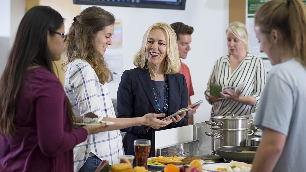 HMRIAustralia's tweet photo. Congratulations @ProfCCollins - recipient of the President’s Award for Innovation by the Dietitians Association of Australia #DAA2018. The award recognises Professor Collins development of the #HealthyEatingQuiz @UONPRCPAN https://t.co/4YJOtOSwvI https://t.co/oCsW2OJpnC