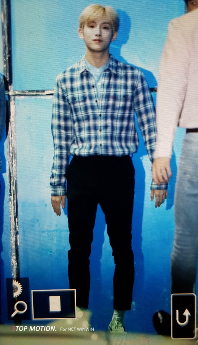 2WINbr's tweet photo. [#PREVIEW] 05.05.18 - Winwin @ Music Gift Box

cr. STOP Motion https://t.co/lkudCOfGqO