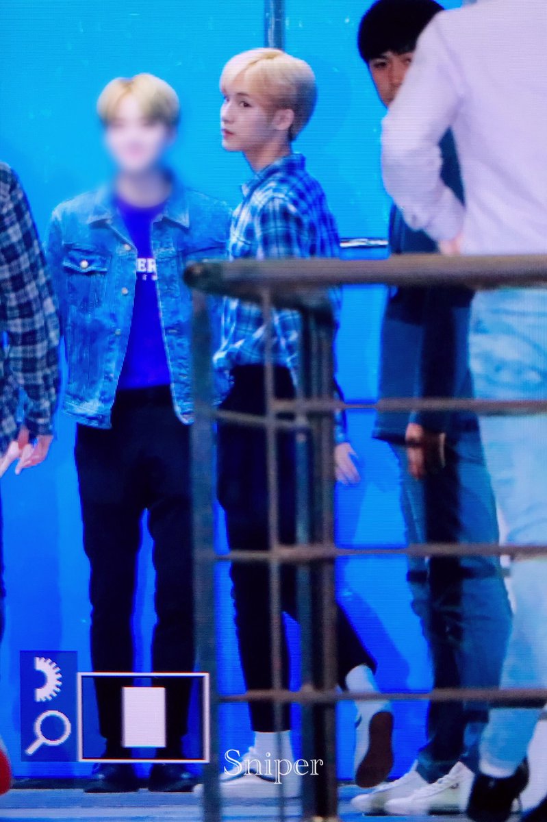 2WINbr's tweet photo. [#PREVIEW] 05.05.18 - Winwin @ Music Gift Box

cr. Sniper https://t.co/7UmAau2XEZ