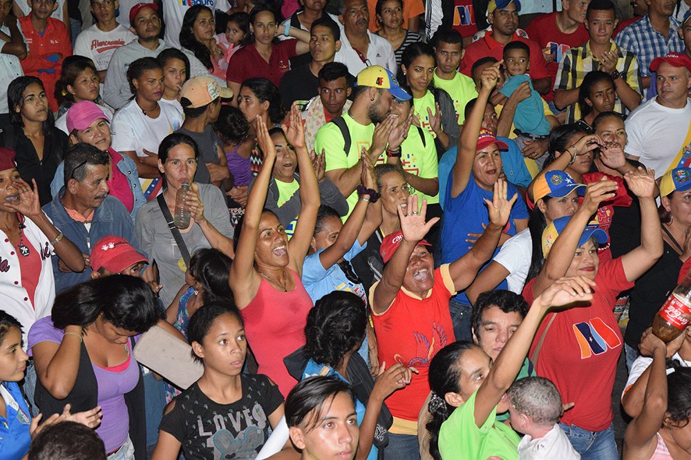 GobiernoYaracuy's tweet photo. 🎉✨🎈¡Presidente @NicolasMaduro aquí esta tu pueblo de #Yaracuy! Definitivamente, JUNTOS TODO ES POSIBLE!! 🎉✨🎈 https://t.co/ZTGyRaQlEV