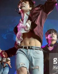 deCypherBTS's tweet photo. JUNGKOOK’s ABS FROM FOUR DIFFERENT ANGLES
you’re welcome but also fck I’m sorry

#BTSBBMAs #BTS_BBMAs #FakeLovePremiere @BTS_twt https://t.co/V8wFlSK82S