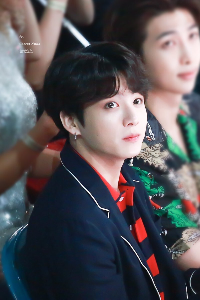 ironchim's tweet photo. how people               how people
saw jungkook            see jungkook
before                        after performing
performing                fake love 
fake love

#BBMAs #BTSBBMAs @BTS_twt https://t.co/G0DwOPoh27