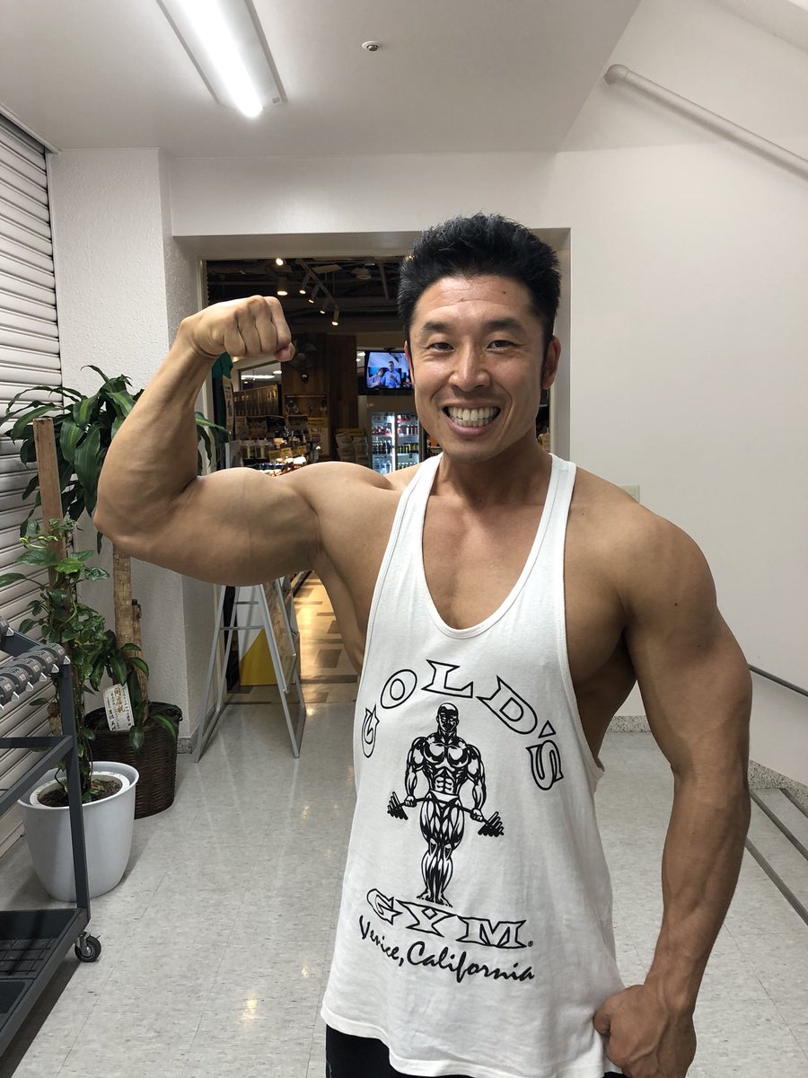 昨日はゴールドジムでトレーニングをしました。 トレーニング後に腕