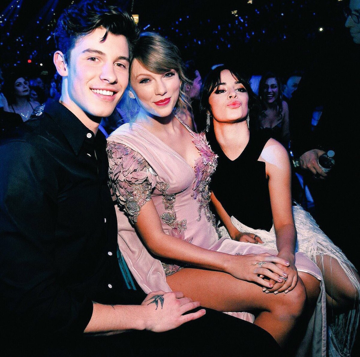 TeamShawnMende's tweet photo. Best Friends ❤️ #BBMAs https://t.co/c6j9qQ5lVj