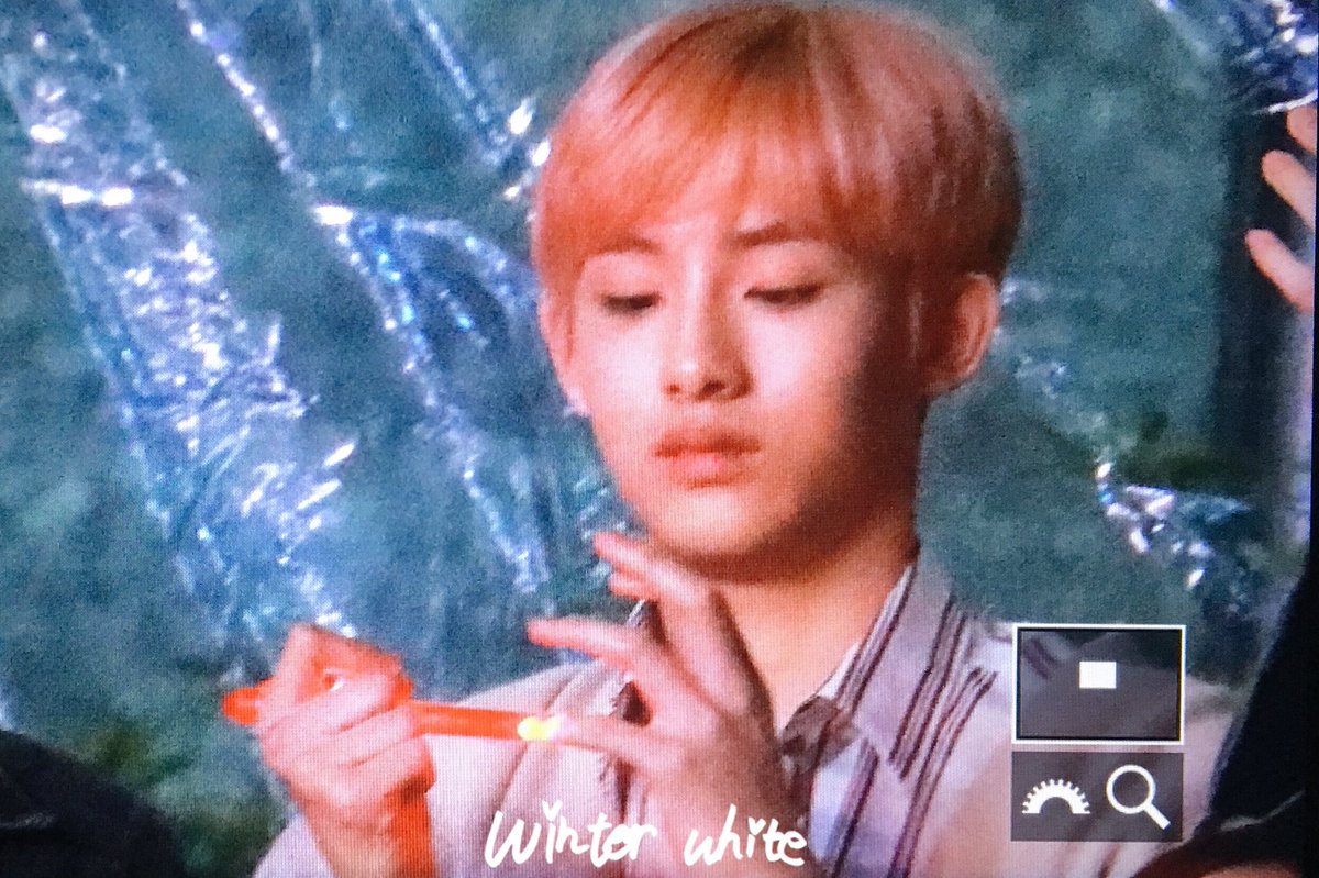 2WINbr's tweet photo. [#PREVIEW] 06.05.18 - Winwin @ Concerto do TVXQ

cr. W!NTER WH!TE https://t.co/rpgojRs9kl