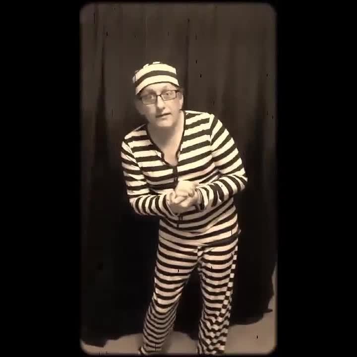 nathancundiffvo's tweet photo. Jailbird Jimmy: Mondays a comin' have y'all a goodun!
#insidenathanshead #nathancundiff #comedy #comedian #sketchcomedy #hilarious #fun #youtube #onemancomedyshow
https://t.co/UnGkNtQbE8 https://t.co/uJ23W0lvNz