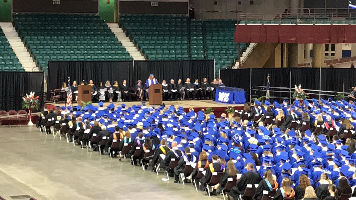 HorizonsHS's tweet photo. Congrats Chey! We ❤️ you! #seniorclassprez #prouduncle #proudaunt #classof2018 @colwell5mom @WRHSCentennial @USD437 https://t.co/nNzQKhvTrR