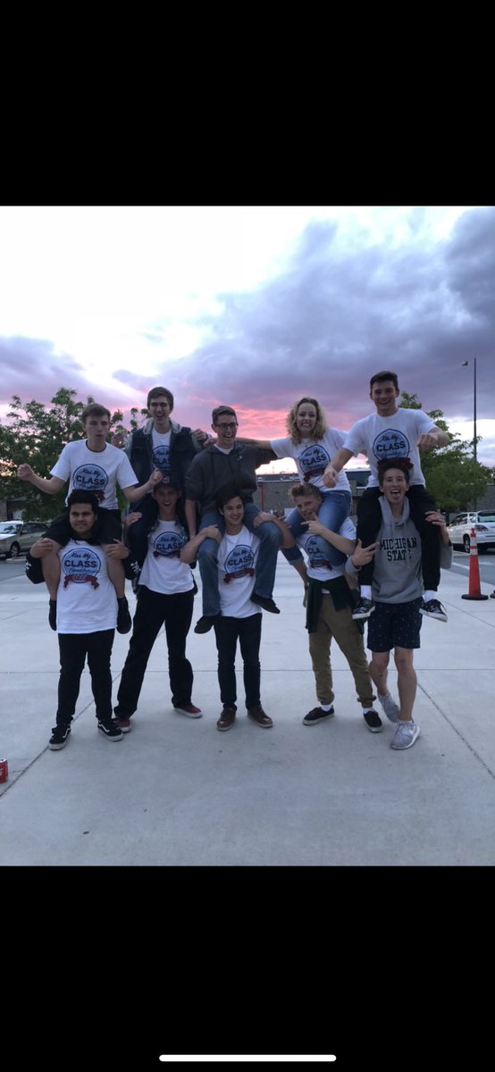 faithbennett810's tweet photo. Senior Sunset 💕💛👩🏼‍🎓☺️I am so happy to have all these wonderful people in my life. #classof2018 #seniorsunset @no_uh28 @mrsraker @NickG9090 https://t.co/LhtO3nnvRR