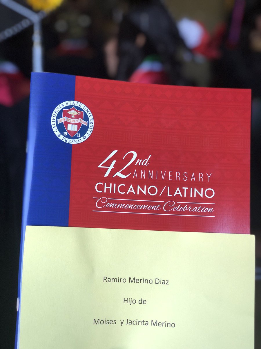 Ramiro_Merino_'s tweet photo. Mami y papi, los quiero mucho β€οΈ I am so thankful for everything you have done for me. I dedicate all of my accomplishments to you both because my accomplishments are your accomplishments ππ½ Si se puede! π²π½π #FresnoStateGrad #BulldogForLife #ChicanoGradFS18 https://t.co/9ClvNxDIQA