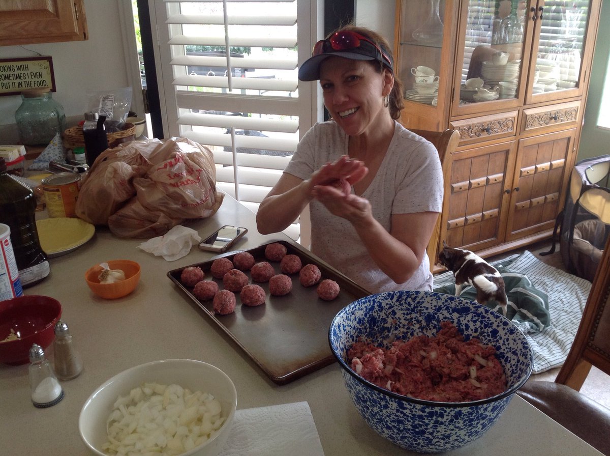 ekhoule's tweet photo. Preparations for the first round of the NCAA national championship have been taking place all year. But before the team leaves for Sacramento we need to fuel up with a homemade spaghetti and meatball dinner. @SUUTFXC https://t.co/kjIv9fnSLh