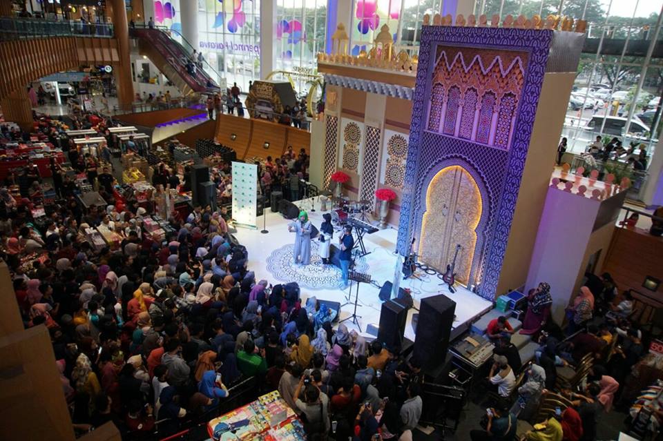 dompetdhuafaorg's tweet photo. Refia Ardhiana selaku Manager Event Dompet Dhuafa, mengungkapkan, “Supermall Karawaci adalah salah satu titik awal yang terpilih untuk membuat acara di bulan Ramadhan kali ini di wilayah Jabodetabek #EventMall https://t.co/4pg9JTZSA0