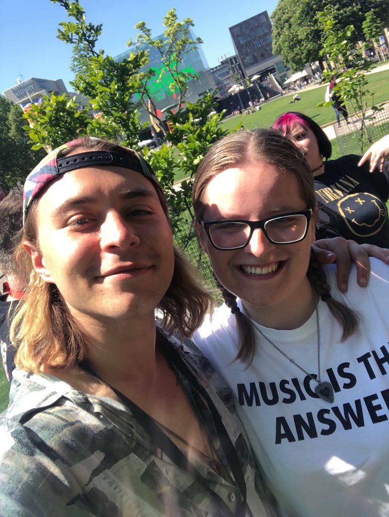 soyysteph's tweet photo. #ConfidentforJasper 
He gave me such a good feeling when I met him in Stuttgart. He’s one of the biggest reasons why I immediately fell in love with Offshore. 
Loved the conversations with him! Miss him and his hugs very much 

Lots of love to you ♥️ https://t.co/jg1k2jGcpN