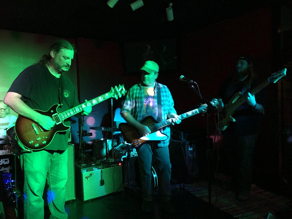 butterbeanrocks's tweet photo. Great night running sound for Idlewild South at AJ McMurphys in Greenville https://t.co/QkQEjzoZFj