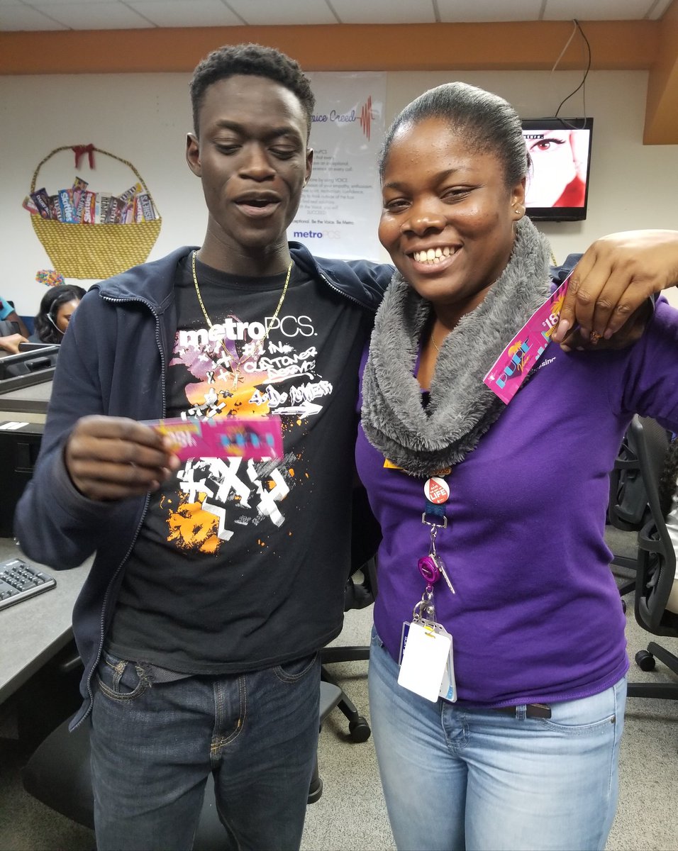 KingKris94's tweet photo. The agent literally couldn't believe he won TWO VIP tickets to a massive fete this weekend!
Much thanks #MetroPCS @Greg_MPCS @RunJRJ262 @hopenorris @MetroPCS268 
#CandyCareCrush
#WINNER 
#METROOOO!!! https://t.co/qONSBTSrFK