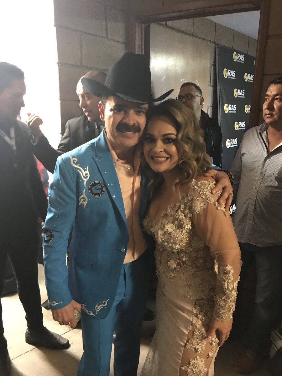 Listos para consentir al público de Sonora <a href="/LosTucanesDeTJ/">Los Tucanes De Tijuana</a> y <a href="/JaquelineAlcala/">Jacqueline Alcala</a> en esta última noche de variedad musical. 🎤🎧🤵🏻👱🏻‍♀️ <a href="/ClaudiaTllez6/">Claudia Téllez</a> <a href="/pipeto971/">Carlos Garcia </a> <a href="/lamejorfm985/">La Mejor Hermosillo 98.5 FM</a> <a href="/lakalienteFM/">La Kaliente 90.7FM</a> <a href="/NumeroUno971/">Los Numero Uno 97.1</a> <a href="/ExpoGanSon/">ExpoGan Sonora</a> <a href="/manuelborbon_/">manuel borbon</a> @LARSAVISIONTV