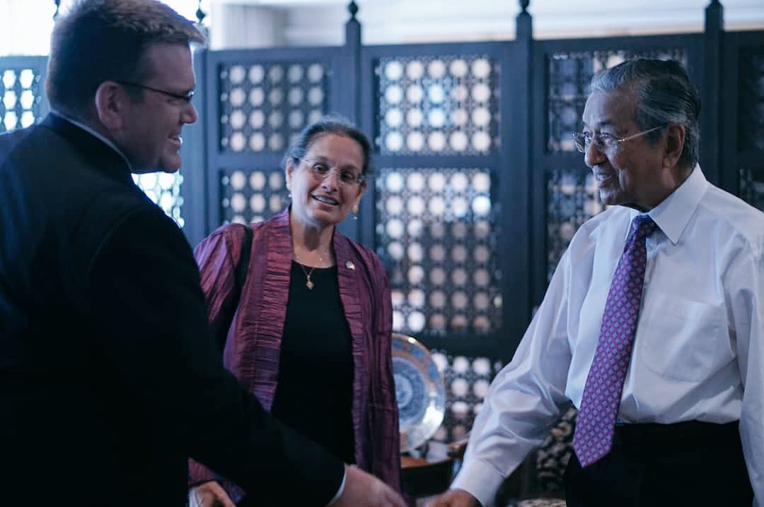 chedetofficial's tweet photo. Receiving courtesy visit by @usembassykl  US Ambassador to Malaysia, HE Kamala Shirin Lakhdir at Putrajaya this afternoon. https://t.co/lMP8yHcOiP