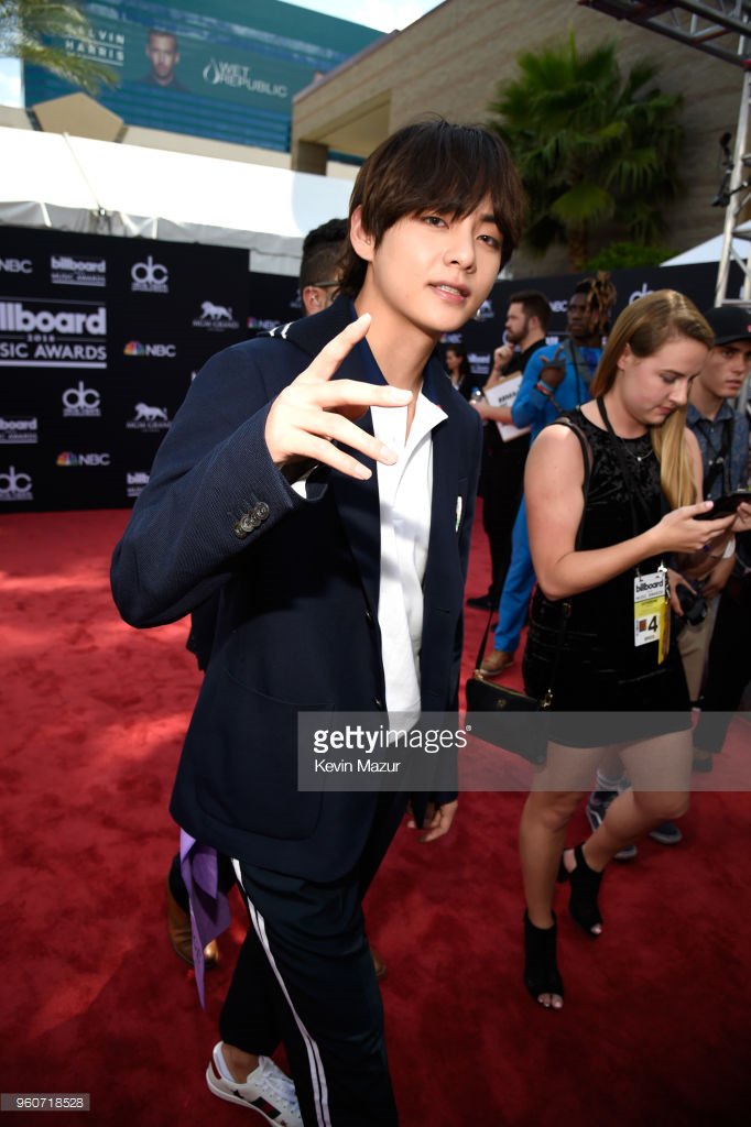 _candyclover's tweet photo. .@BTS_twt #V at the #BBMAs (Getty Images) https://t.co/xx1yLgXA64