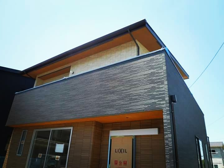 daiyahome's tweet photo. 【新規モデルハウス情報】ダイヤホームが新居浜市政枝町へ建築中のモデルハウス(建売)が完成間近となります。少しお見せ致します！乞うご期待！#���ザイン住宅　#ダイヤホーム　#モデルハウス　#新居浜　#西条 https://t.co/syDuWabQrf