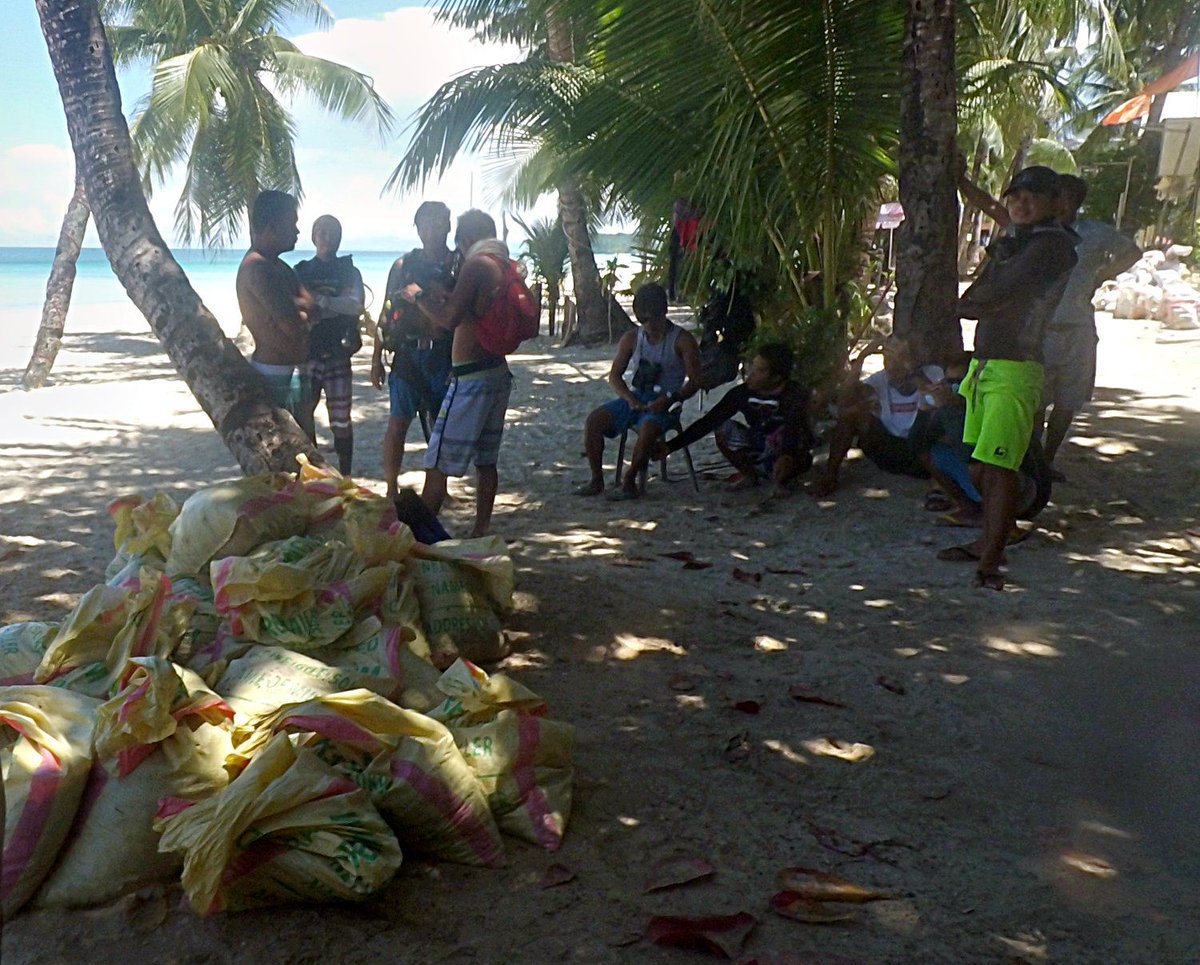 divescotty's tweet photo. Scotty's #Boracay once again supported #BBASS (Boracay Business Administration of #Scuba #Schools) with another #crownofthorns collection. Two #banca #boats took #divers to #Diniwid and #Balinghai. We collected 400+ kilos of crown-of-thorns! Posted by Bev
https://t.co/1KKHzyeHcB https://t.co/PHs0hRlulu