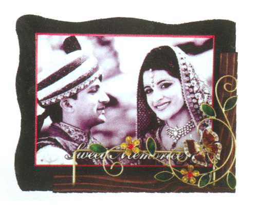 giftwaysindia's tweet photo. https://t.co/Un5TUrnQ9j
The photo of your choice can be printed on this tile wooden frame. This tile come by 6X8 inches and this art tile is made by handmade. artistic Metal frame 6x8 tile.
#anniversarygifts #Bestanniversarygifts #Bestpersonalizedgifts #Personalizedgifts https://t.co/DyKr90HS7u