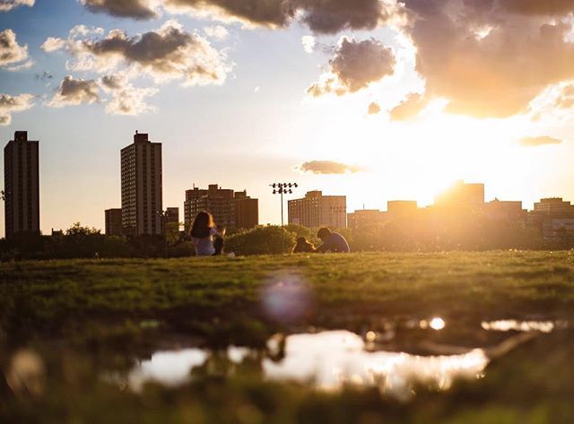 aaronandsarah2's tweet photo. Headed back to beautiful Chicago this Summer. Can’t wait for this tour. Big tour announcement coming soon!
.
.
.
#chitown #chicago #musicandart #singersongwriter #singer #songwriter #producer #ontheroad #artist #ontour #tourlife #newmuaic #popmusic #exci… https://t.co/03kZGu4YB1 https://t.co/WBUPim4qbE