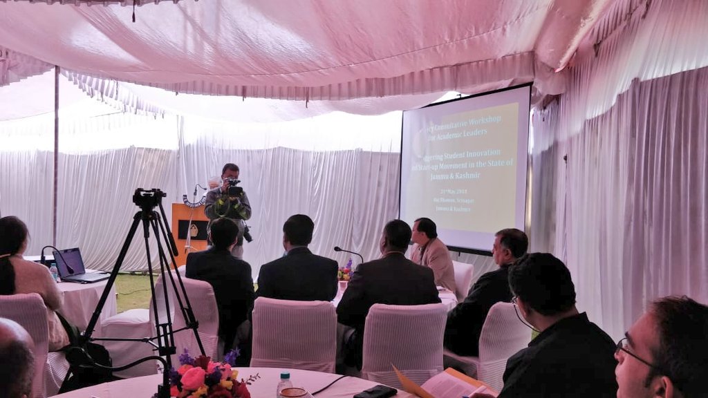 CIPAM_India's tweet photo. CIPAM, DIPP discussed 'Importance of Intellectual Property Rights in Promoting &amp; Protecting Innovation &amp; Creativity in Academia' at AICTE's Student Start-up Policy Consultative Workshop at Srinagar, Jammu and Kashmir. #LetsTalkIP https://t.co/NxqfieE74C