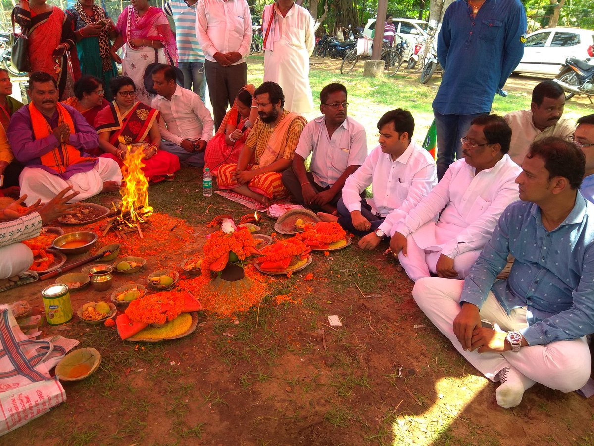 beheradt's tweet photo. Bhumipuja of our upcoming program of #4SaalModiSarkar @dpradhanbjp @BJYMOdisha @KalandiSamal @sikandarbjp https://t.co/gFGkuqm7C3