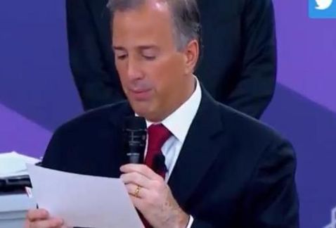Milenio's tweet photo. Meade (@JoseAMeadeK) llama “secuestradora” a Nestora Salgado; ella lo reta a demostrarlo: "La difamación es un delito" https://t.co/2h5gu2hH9V #Elecciones2018 https://t.co/DlOWHpNA9y