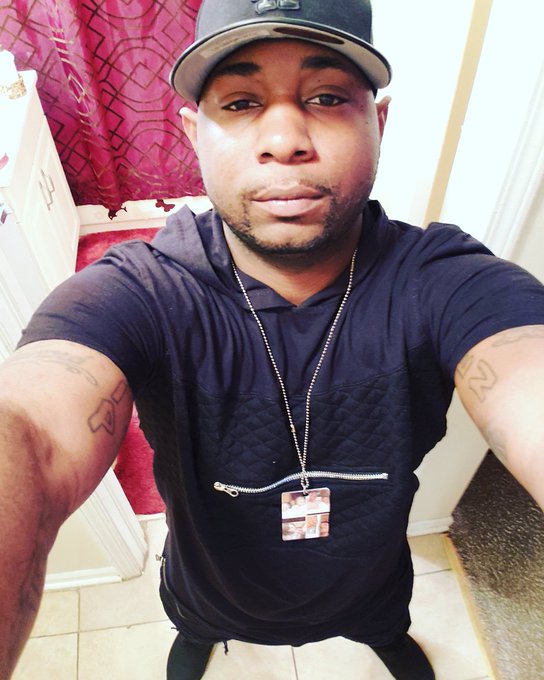 Looking good in black https://t.co/zf2aXeRfVp