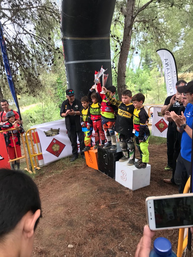VilabikeTeam's tweet photo. Gran fin de semana de carreras en la #copacatalana #minidh de #rosello #Lleida .
Victoria para Oscar Serra en Pre-Benjamines y buen estreno en competicion para Raul Benitez @renedkonMtb !!! Que la diversion no pare 😊 https://t.co/9JTM1Y3zj8