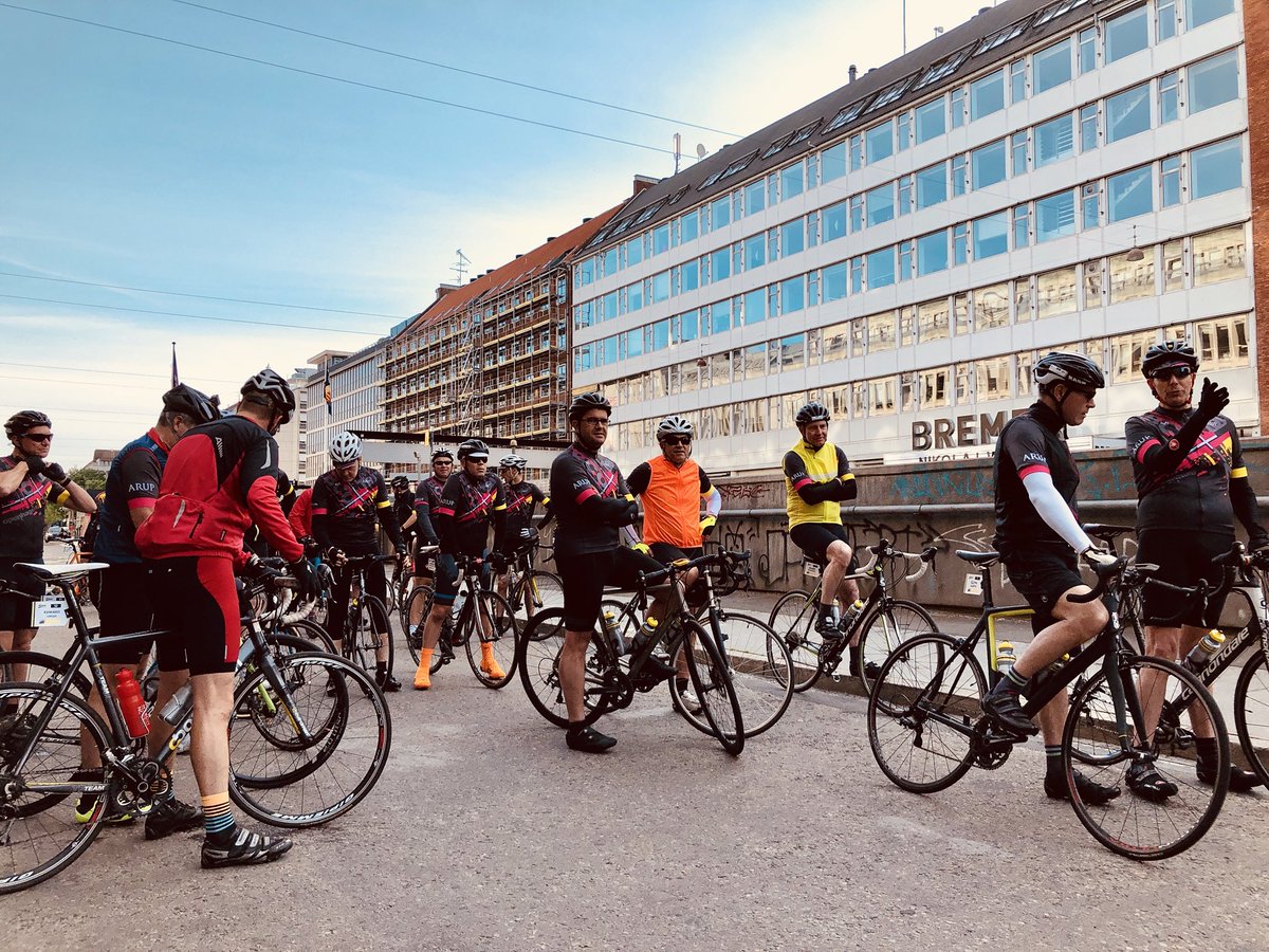 ClubPeloton's tweet photo. and we’re rolling... Sun is shining, @BCO_UK riders are smiling - 50km until coffee & cake. #BCOride #BCOBerlin2018 @BCO_NextGen https://t.co/YDU87vp77O