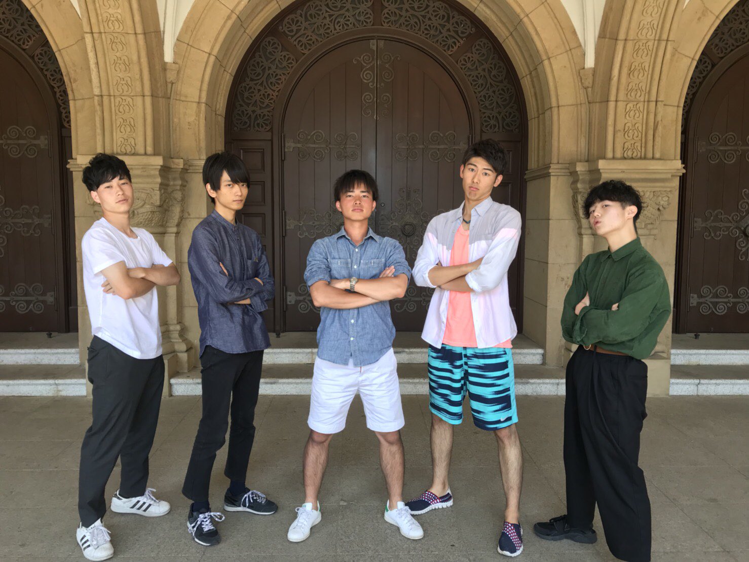 一橋大学 ミスフレ18 今日は兼松講堂でファイナリストの集合写真を撮りました かっこいいポーズから個性的なポーズまで様々なパターンの写真を撮りましたよ O ﾟ ﾟ O T Co Zpi4ivj5bv Twitter