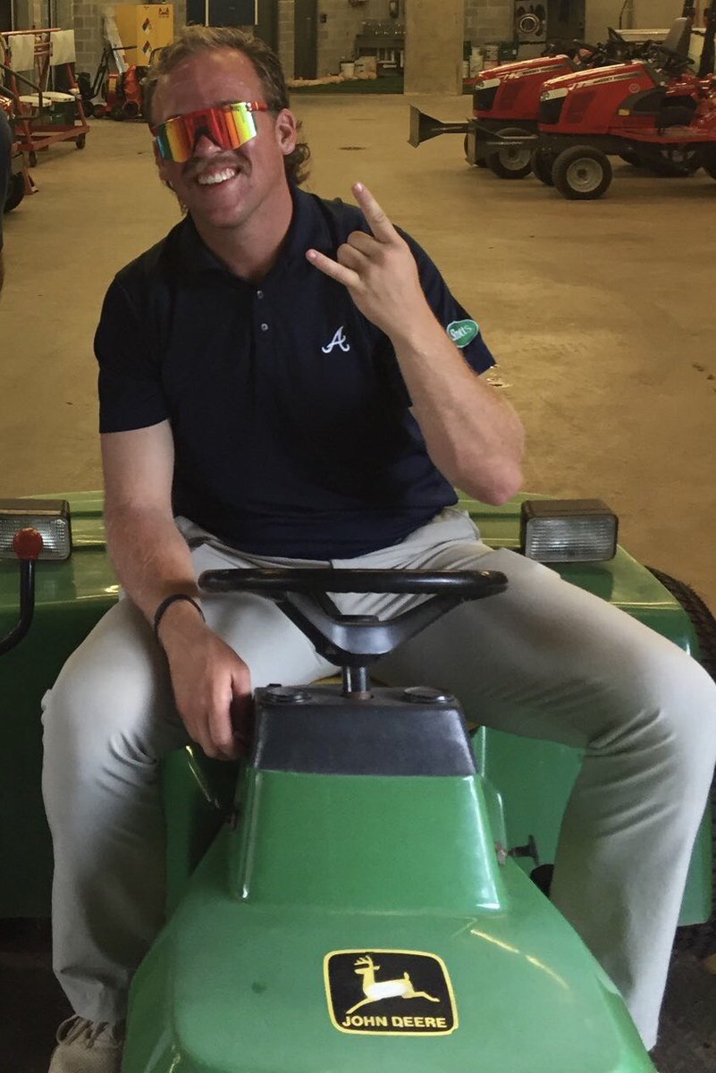 So this guy walks by us and everyone with me starts pointing and laughing. I turn to look and all I see was his back and him walking away. It’s all I needed to see before I yelled his name. I knew there was no one else it could be. Good seeing you bro and love the look! <a href="/kcargal/">Qàleb Cãrgál</a>