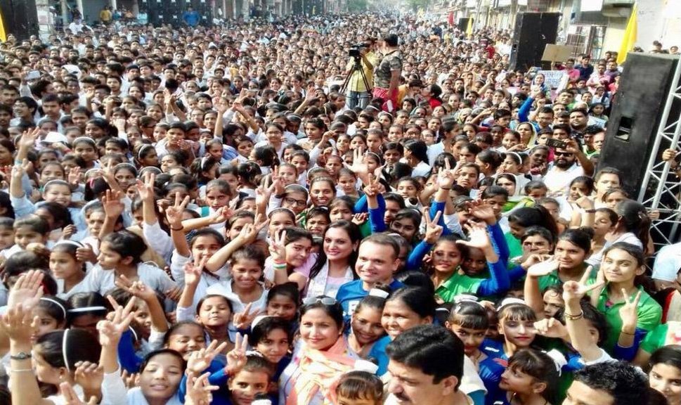 dipro_jhajjar's tweet photo. #झज्जर शहर में तीसरी बार #राहगीरी_अपनी_राहें_अपनी_आजादी इवेंट 26 मई को आयोजित होने जा रहा है। जिला प्रशासन के स्पेशल इवेंट राहगीरी के लिए टाइमिंग शाम की रखी गई है यानि शनिवार की सांय 5 बजे आर्यनगर-सवेरा स्कूल के सामने सड़क पर माहौल देखते ही बनेगा।
#Raahgiri 
@PandaSarika https://t.co/E6chIlyvxp