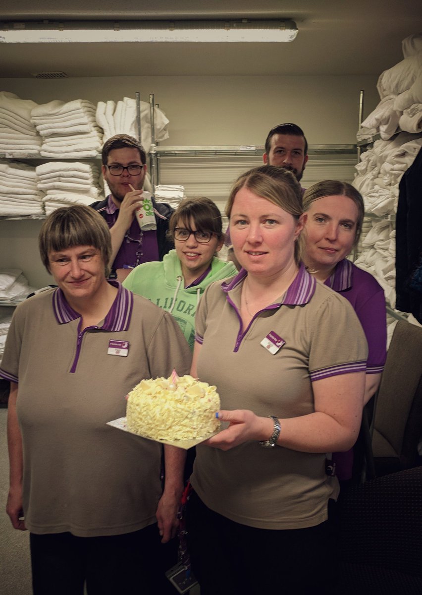 🎂birthday cake time. Happy birthday to Gayle our HK team member have a great day